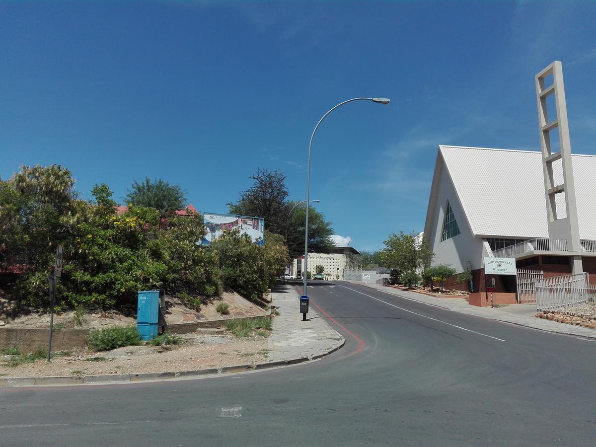 Home Inn Self-Catering Windhoek Exterior photo